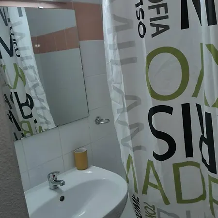 Balcon Idealement Place Nimes