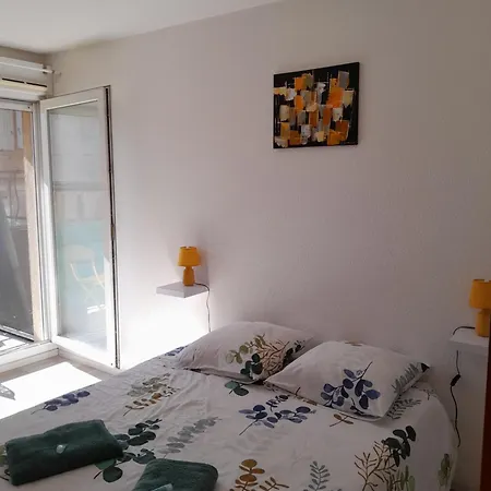 Balcon Idealement Place Nimes